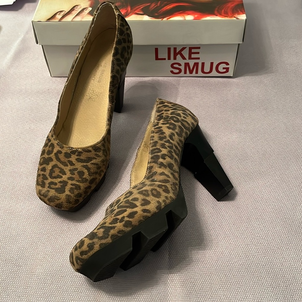 BNWT Ladies size 40. Like Smug Platform heels. Leopard Print suede.